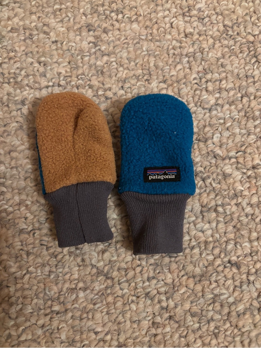 Patagonia Kids Fleece Mittens in Teal and Camel with Gray Cuffs
